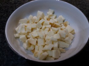 Fiori di zucca in pastella allo zafferano ripieni di ricotta di bufala provola e pesto di pistacchi