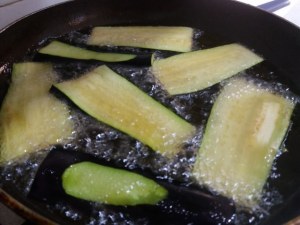 Crepes all'ortolana su fonduta di gorgonzola