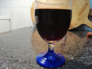 Tagliata di entrecote su coulis di peperone giallo con gocce di riduzione di aglianico