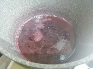 Tagliata di entrecote su coulis di peperone giallo con gocce di riduzione di aglianico