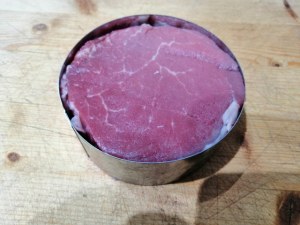 Filetto di manzo allo scotch whisky con uvetta e mandorle a scaglie