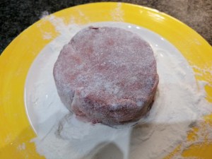 Filetto di manzo allo scotch whisky con uvetta e mandorle a scaglie