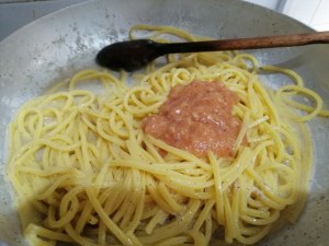 Tonnarelli cacio e pepe con fichi