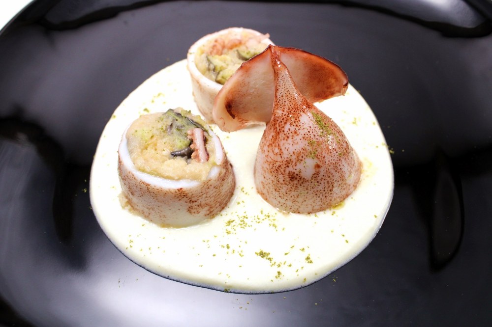 Totano imbottito alle melanzane su crema di burrata pugliese