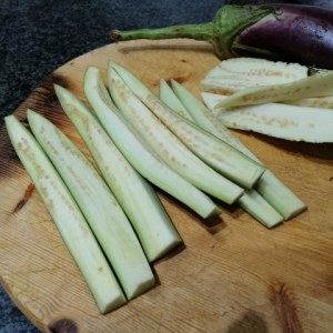 Totano imbottito alle melanzane su crema di burrata pugliese