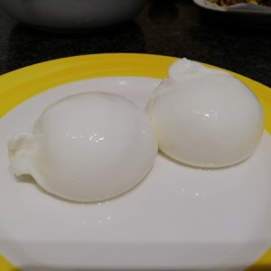 Totano imbottito alle melanzane su crema di burrata pugliese