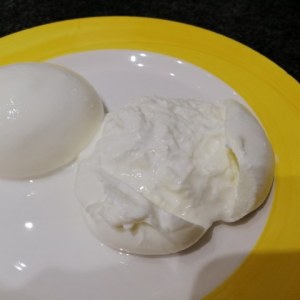 Totano imbottito alle melanzane su crema di burrata pugliese