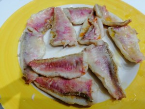 Scaloppine di triglie al vino bianco su vellutata di broccoli e patate