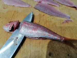 Scaloppine di triglie al vino bianco su vellutata di broccoli e patate