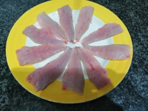 Scaloppine di triglie al vino bianco su vellutata di broccoli e patate