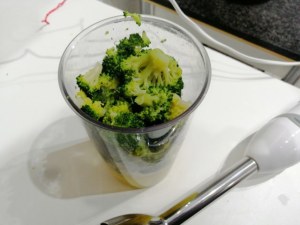 Scaloppine di triglie al vino bianco su vellutata di broccoli e patate