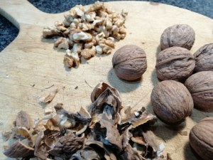 Risotto al gorgonzola con carciofi noci e guanciale croccante