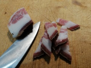 Risotto al gorgonzola con carciofi noci e guanciale croccante