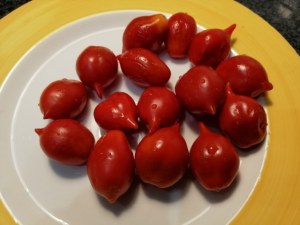 Pici con ciccioli pomodori del piennolo e ricotta di cestino