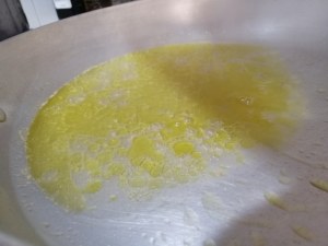 Linguine con pesto di pomodori secchi mazzancolle e menta