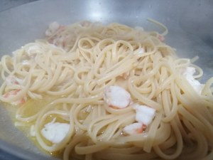 Linguine con pesto di pomodori secchi mazzancolle e menta
