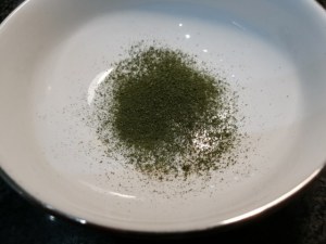 Linguine con pesto di pomodori secchi mazzancolle e menta