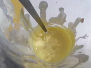 Polpette alla nocciola e riduzione di vino passito su crema di burrata allo zafferano