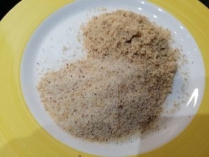 Polpette alla nocciola e riduzione di vino passito su crema di burrata allo zafferano