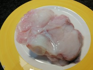 Risotto con crema di cavolo viola rana pescatrice e curcuma