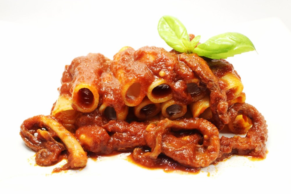 Candele tagliate al ragu di polpo