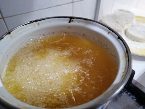 Sandwich di polenta fritta con agretti e mousse al gorgonzola