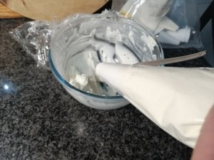 Sandwich di polenta fritta con agretti e mousse al gorgonzola