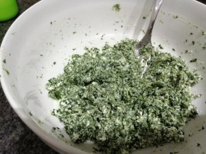 Gnudi di ricotta e spinaci su zabaione salato con pepe rosa