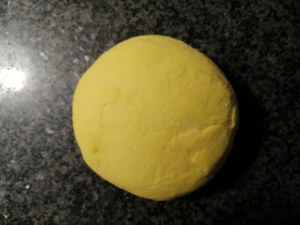 Tagliatelle allo zafferano con carciofi asparagi selvatici e pecorino di fossa