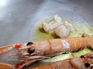 Scialatielli con scampi e zucchine in duplice fioritura