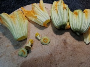 Scialatielli con scampi e zucchine in duplice fioritura