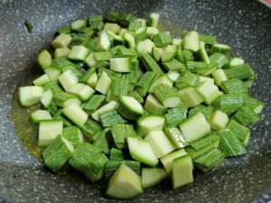 Scialatielli con scampi e zucchine in duplice fioritura