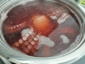 Burger di polpo con zucchine alla scapece burrata pugliese limone e menta