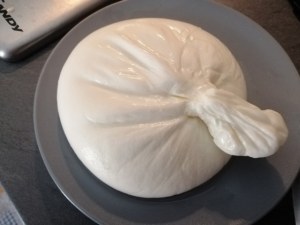 Burger di polpo con zucchine alla scapece burrata pugliese limone e menta