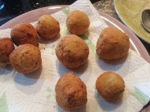 Polpette di pesce spada su caponata siciliana