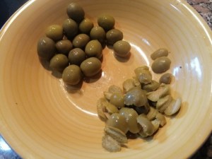 Polpette di pesce spada su caponata siciliana