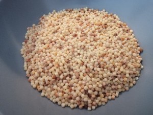 Fregola sarda con vongole zucchine bottarga e lime