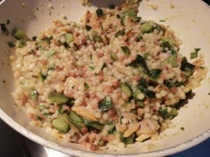 Fregola sarda con vongole zucchine bottarga e lime