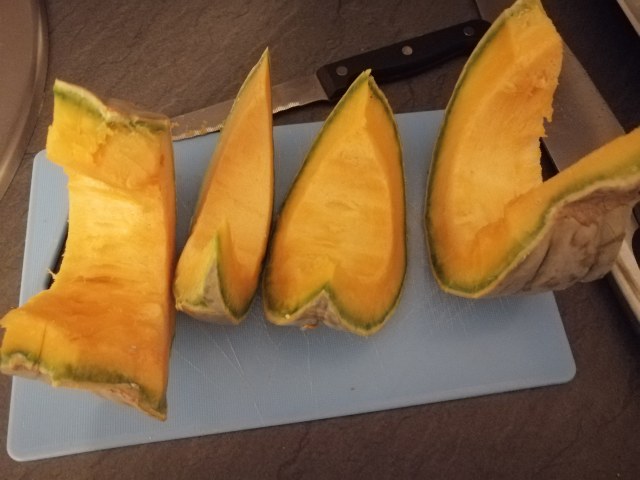 Baccala su polenta taragna con riduzione alla birra e hummus di zucca e amaretti