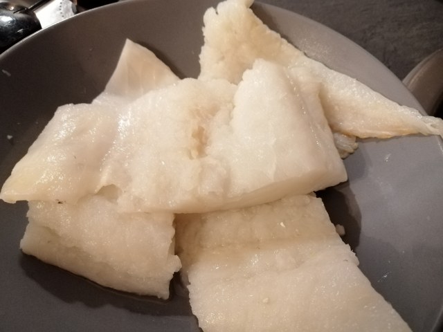 Baccala su polenta taragna con riduzione alla birra e hummus di zucca e amaretti