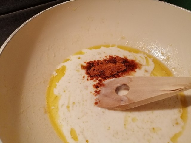 Curry thai di Natale con ortaggi di stagione e gamberi