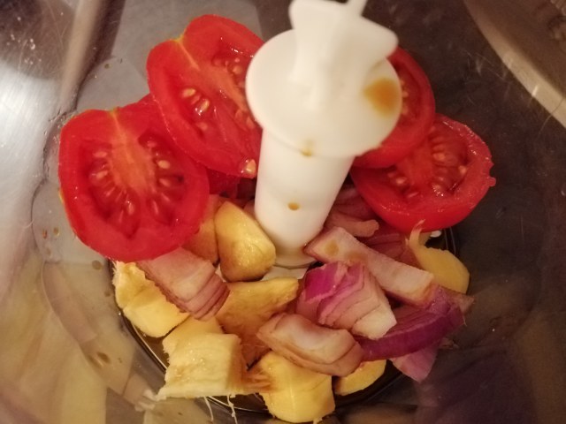 Curry thai di Natale con ortaggi di stagione e gamberi