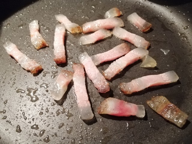 Orecchiette con borragine funghi cardoncelli guanciale e pecorino