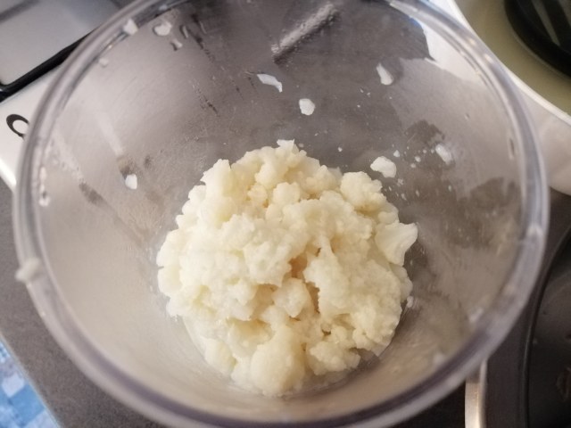 Spaghetti alla chitarra con crema di cavolfiore e gamberi