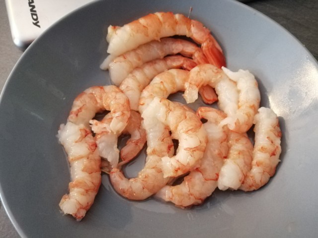 Spaghetti alla chitarra con crema di cavolfiore e gamberi