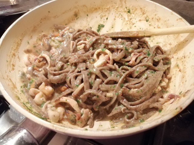 Pizzoccheri di mare con gamberi cozze e totani