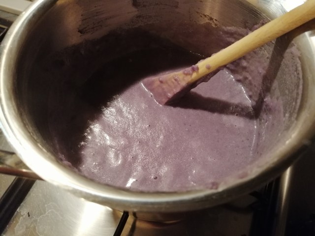 Polpo alla Galiziana con pure di patate viola