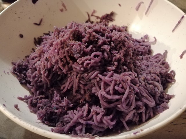 Polpo alla Galiziana con pure di patate viola