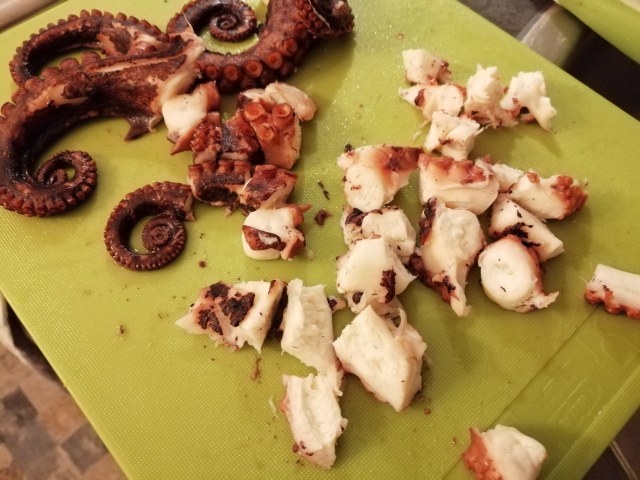 Polpo alla Galiziana con pure di patate viola