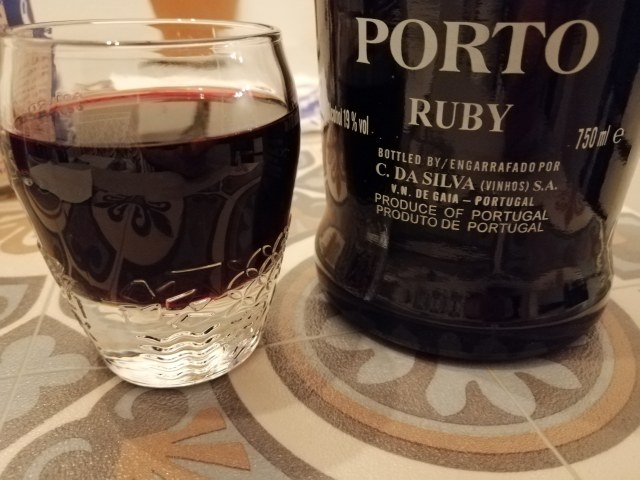 Tagliata di filetto di scottona al pepe verde con riduzione di Porto e Shangai di asparagi bianchi in agrodolce